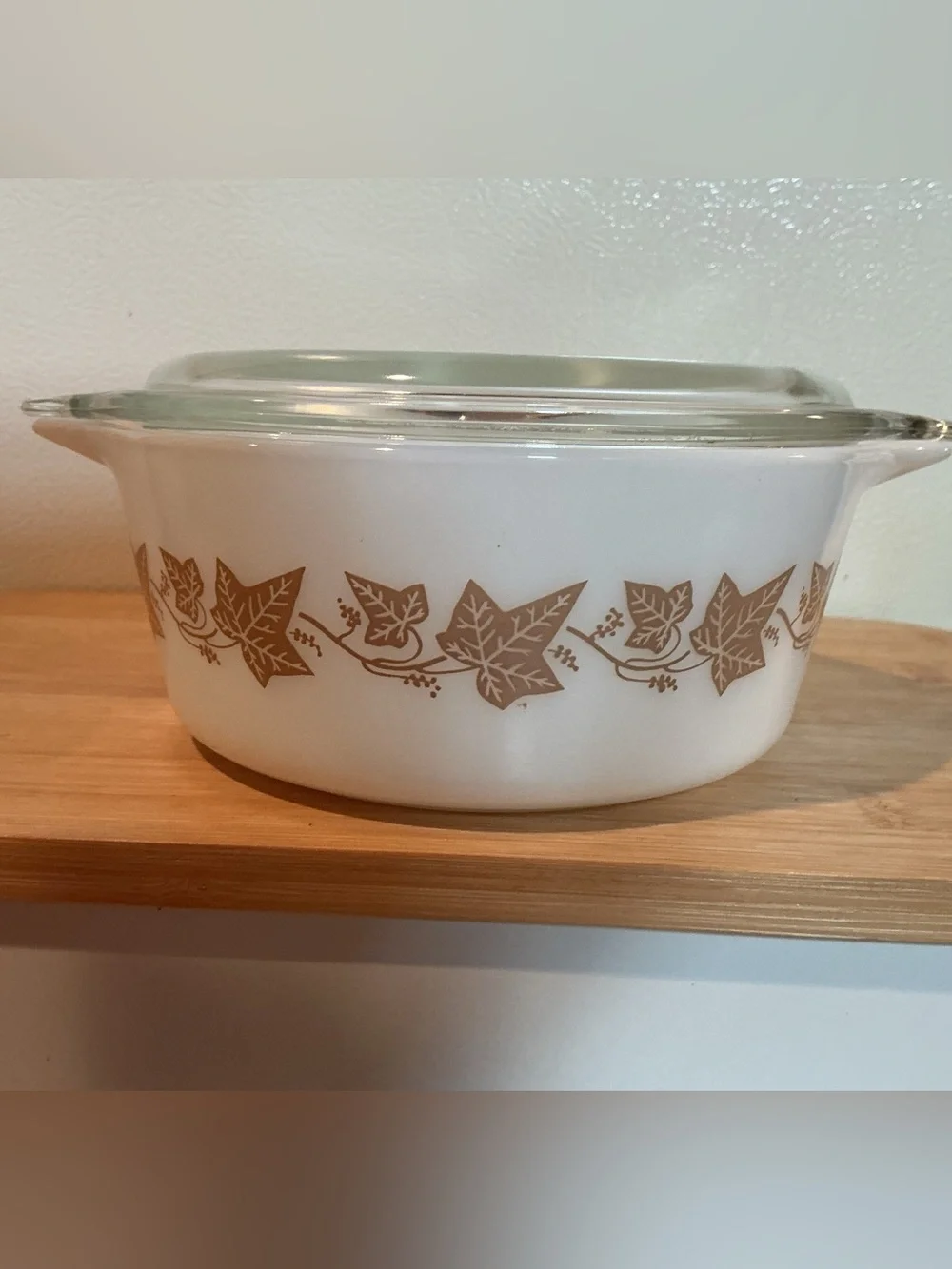 Vintage Pyrex Sandalwood Ivy Casserole: 1.5 Pint with Glass Lid